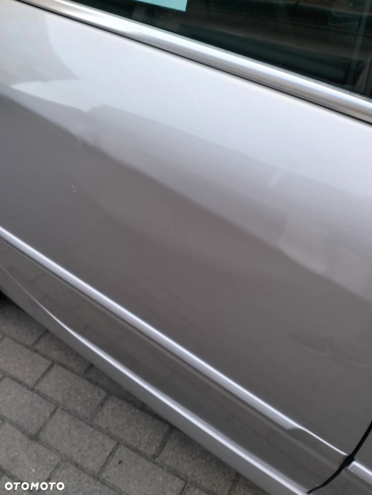 Renault Laguna dCi 110 FAP Bose Edition - 4