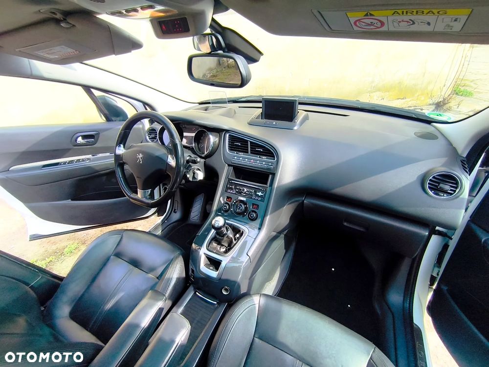 Peugeot 5008 - 24