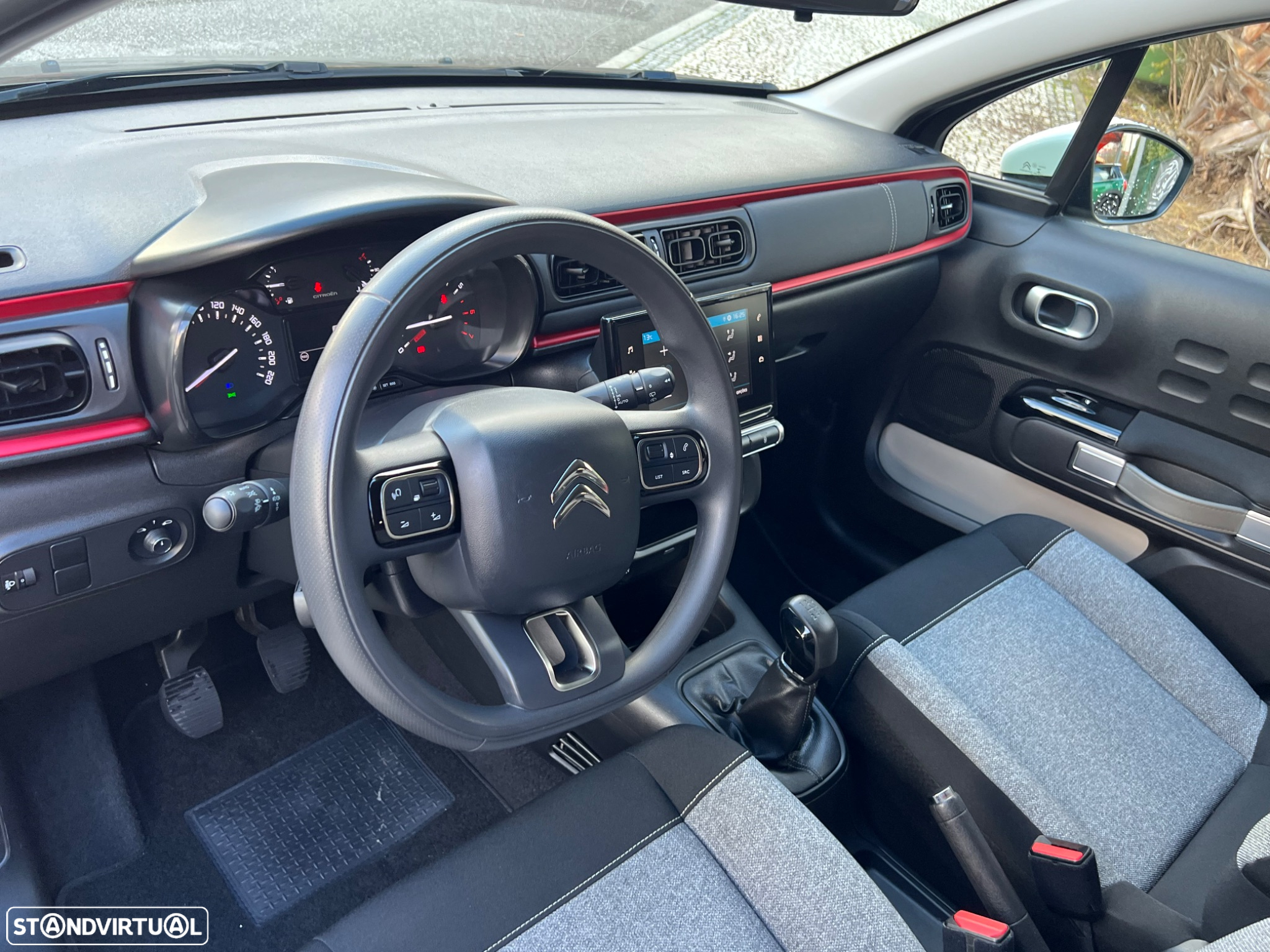 Citroën C3 1.2 PureTech C-Series - 10