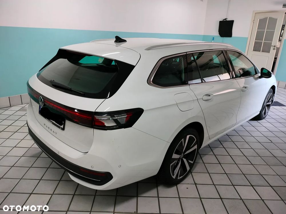 Volkswagen Passat - 4