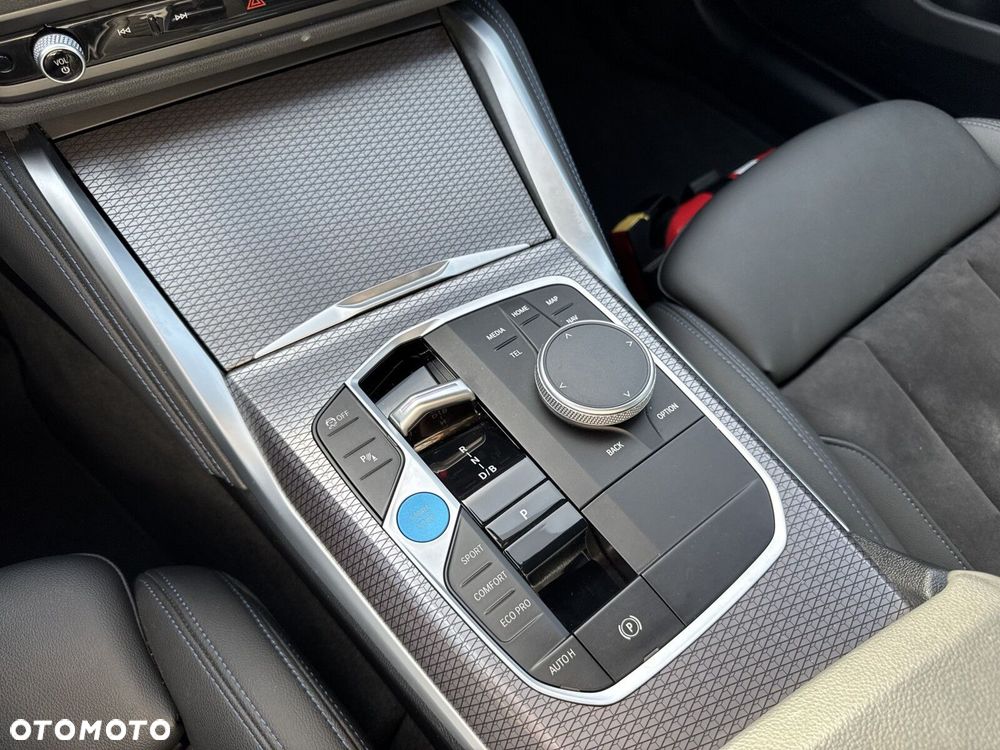 BMW i4 70.3kWh eDrive 35 M Sport - 17