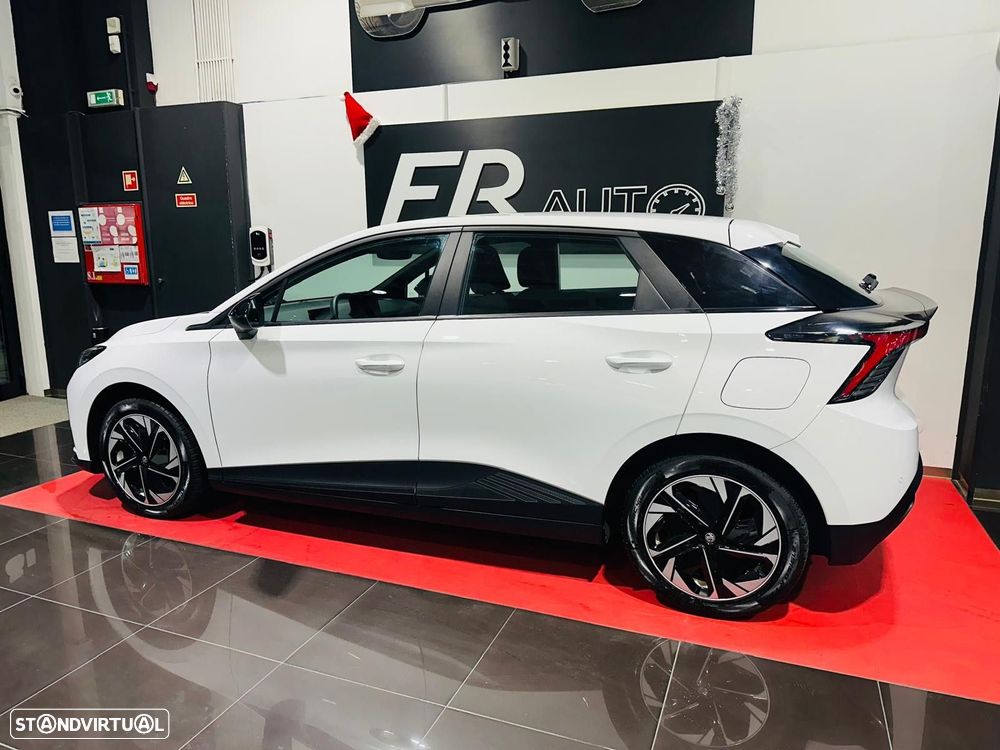 MG MG4 51 kWh Standard - 11