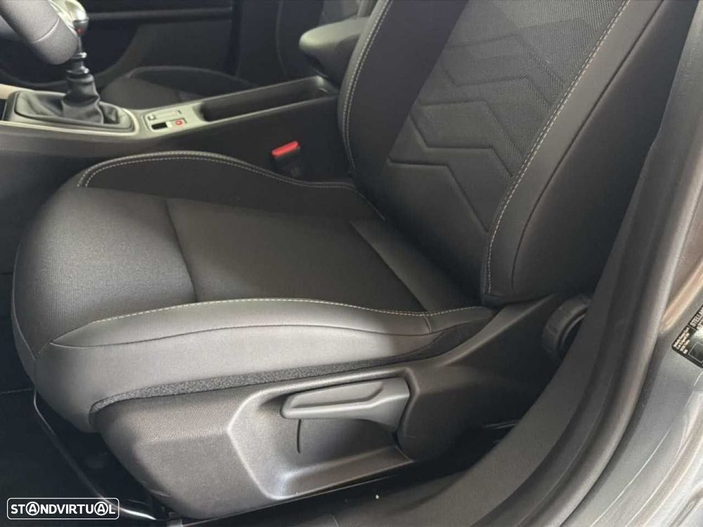 Jeep Avenger 1.2 GSE T3 Altitude - 17