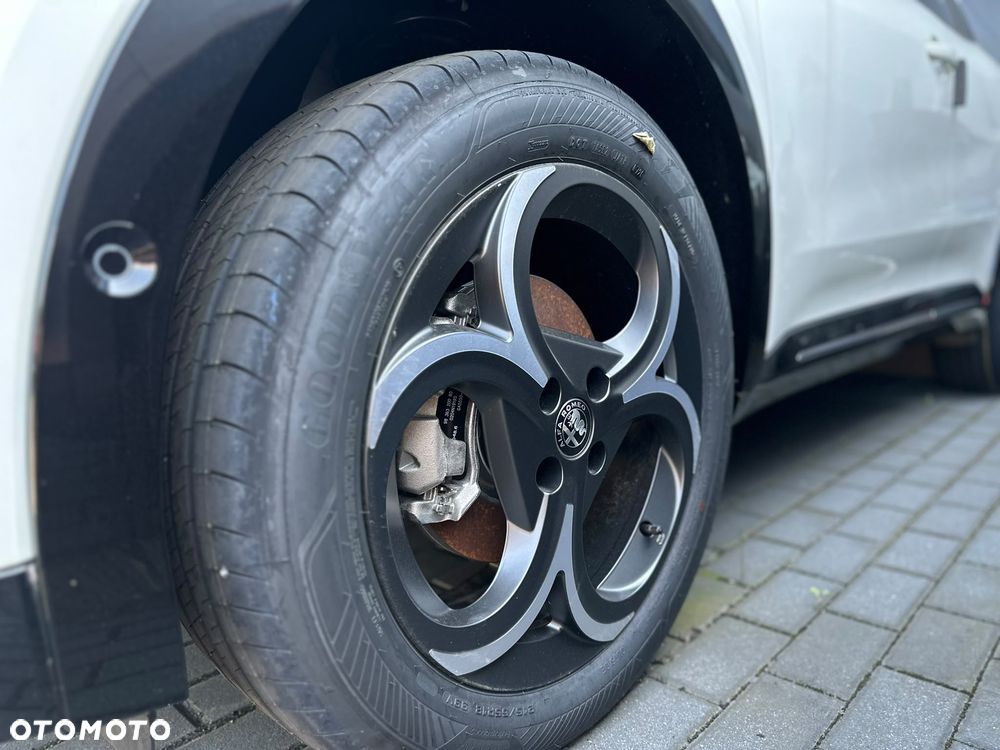 Alfa Romeo Junior 1.2 mHEV Sport Speciale eDCT - 3