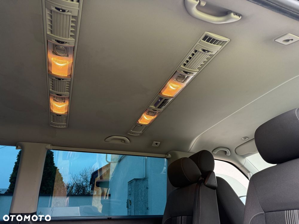 Volkswagen Multivan - 31