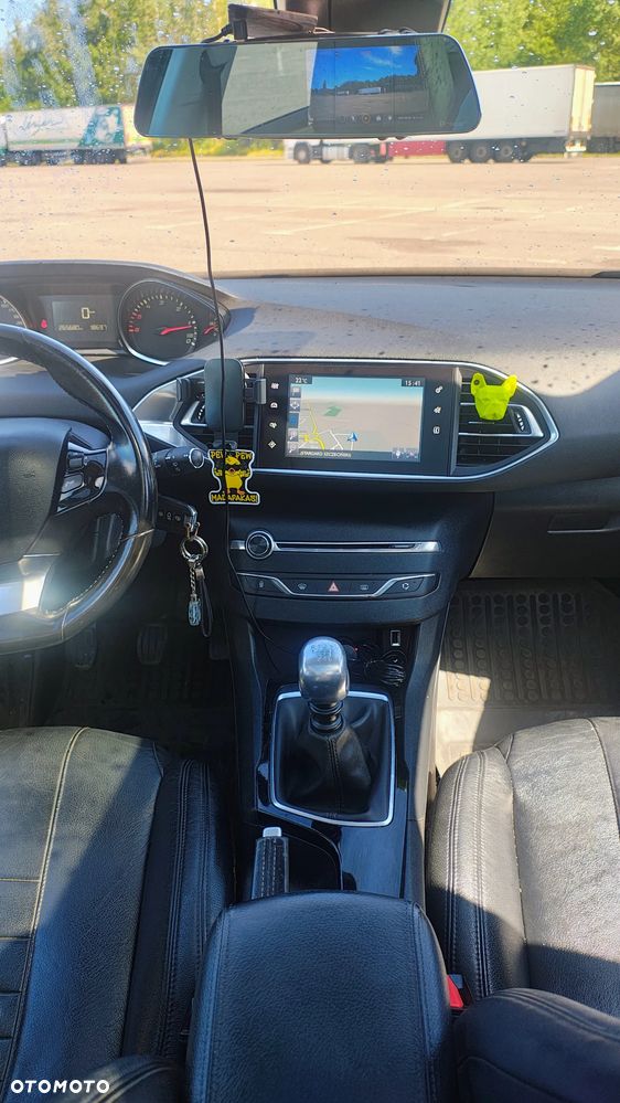 Peugeot 308 - 8