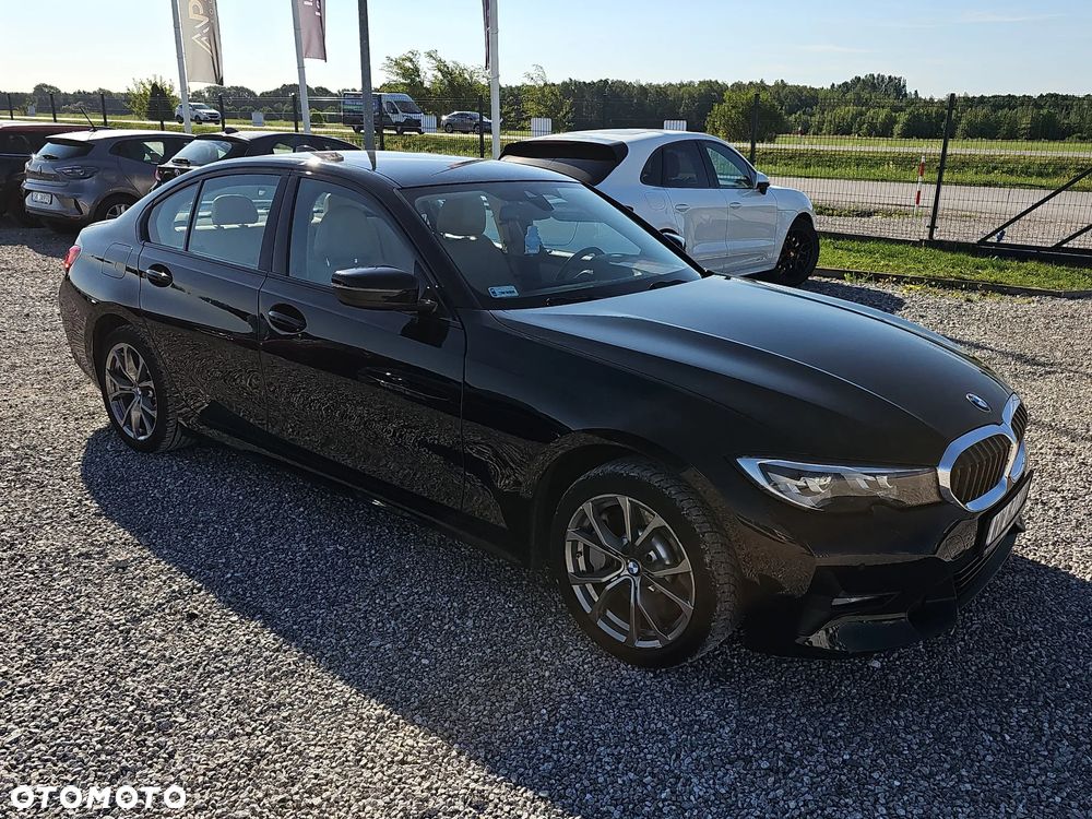 BMW Seria 3 330e Sport Line - 3