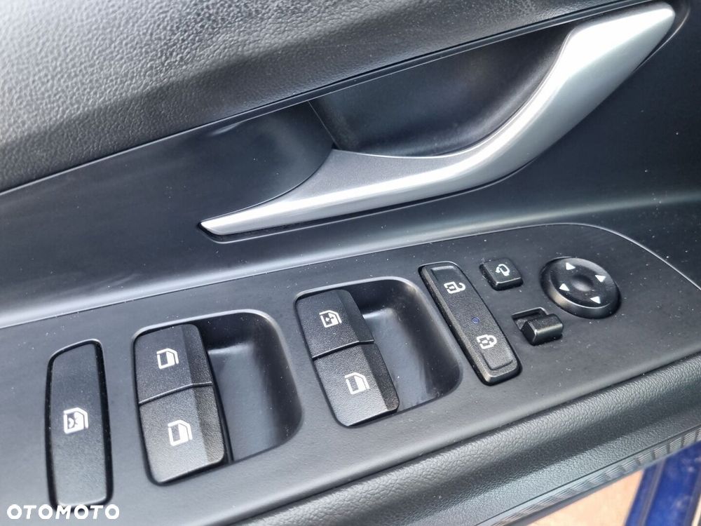 Hyundai Elantra 1.6 Smart CVT - 23