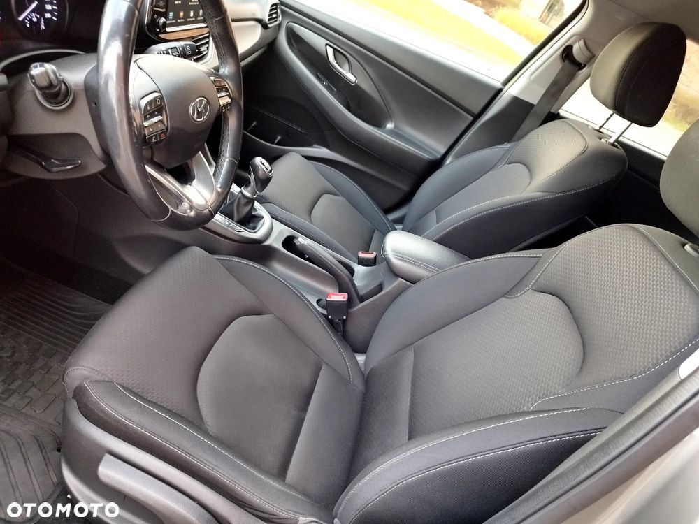 Hyundai i30 1.6 D Comfort - 11