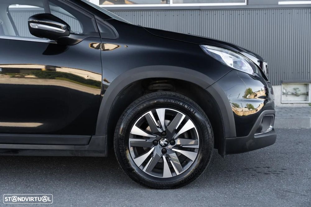 Peugeot 2008 1.2 PureTech Signature - 38