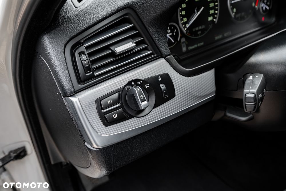 BMW Seria 5 520d Touring M Sport Edition - 30