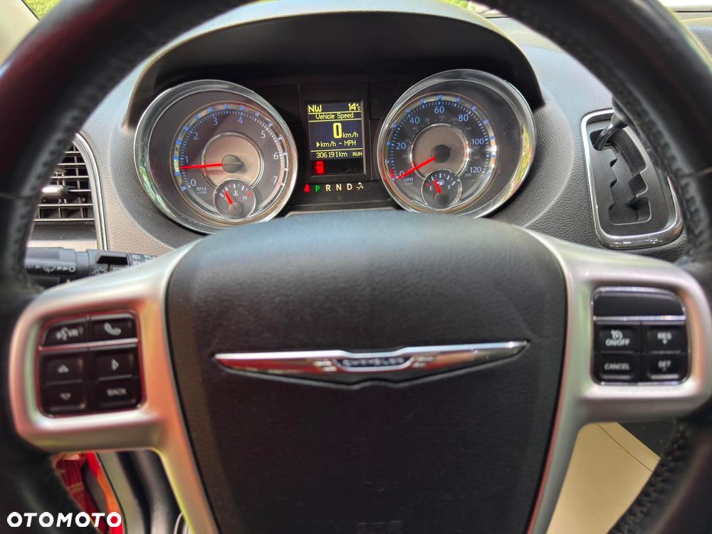 Chrysler Town & Country 3.6 Touring - 21