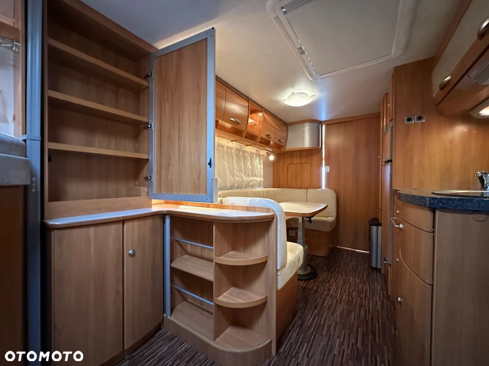 Hymer-Eriba 680 NOVA-GL z napędem, klimatyzacją i łóżkami piętrowymi. - 19