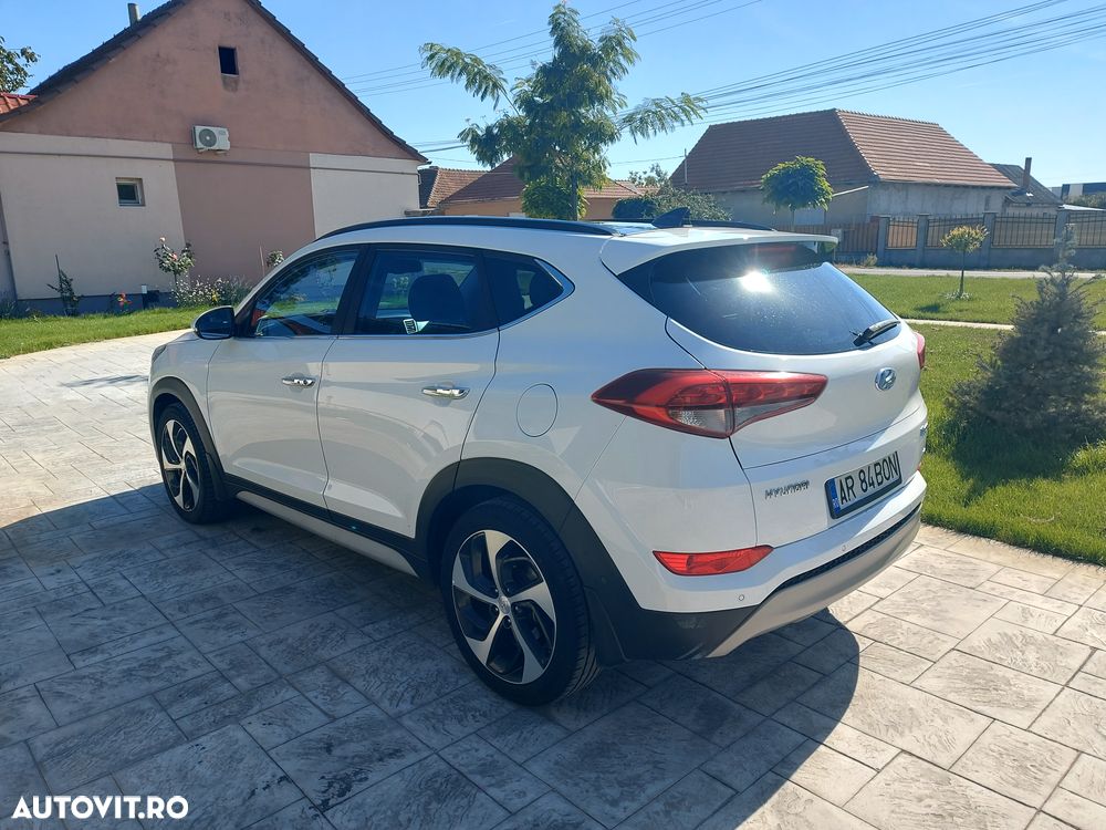 Hyundai Tucson - 2