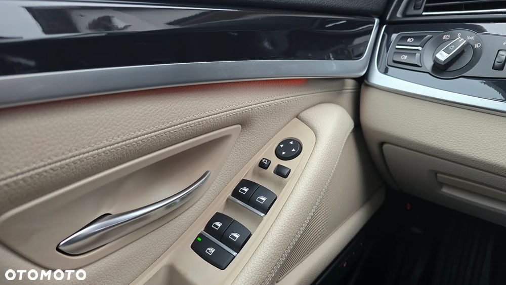 BMW Seria 5 525d xDrive Luxury Line - 39