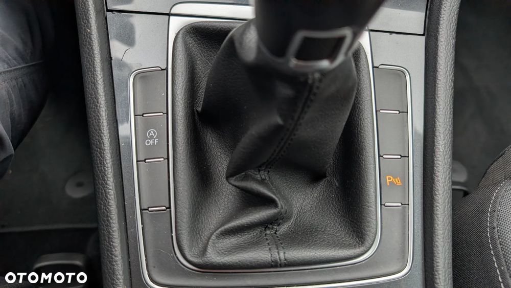 Volkswagen Golf 1.6 TDI (BlueMotion Technology) Comfortline - 16