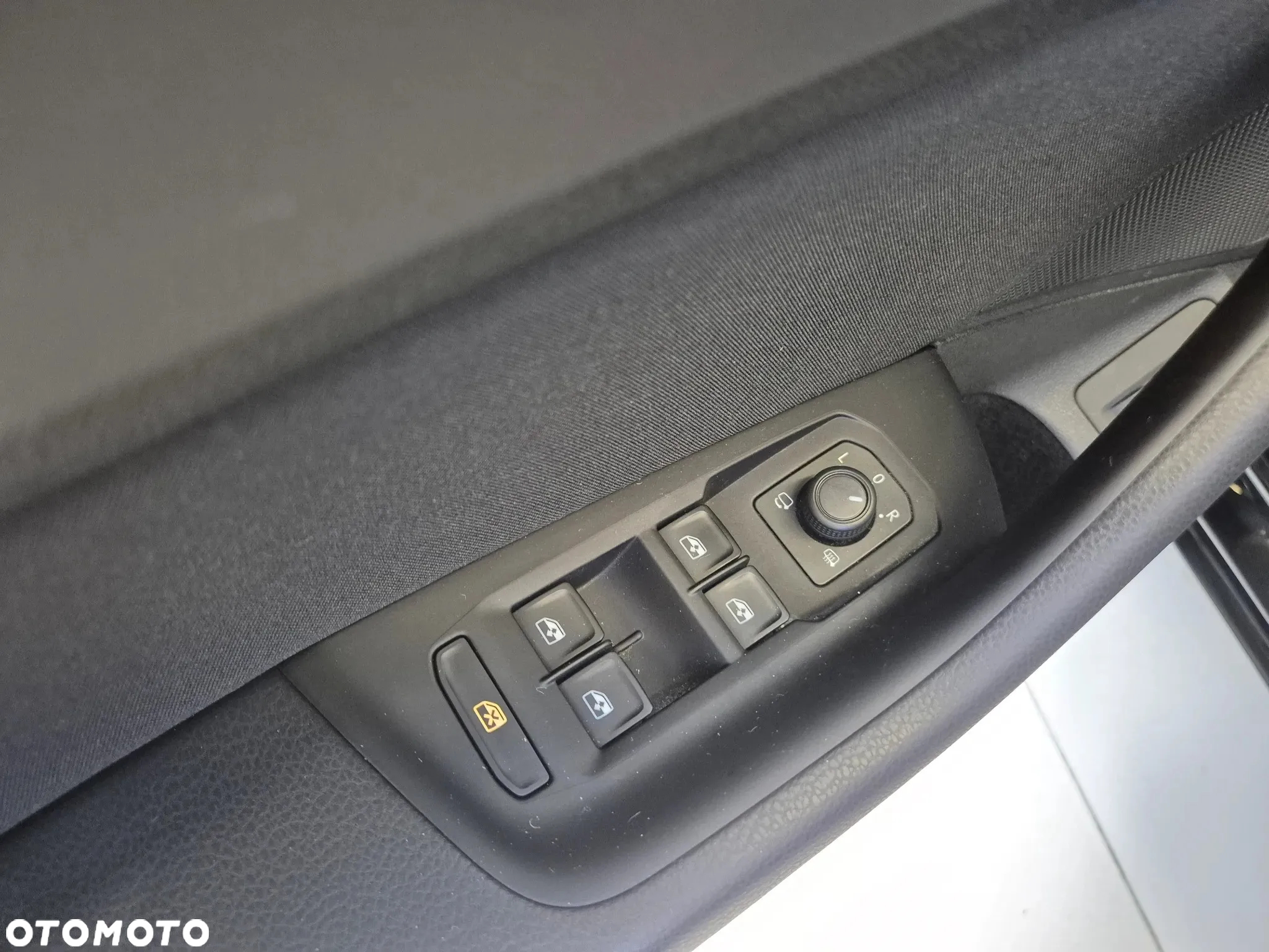 Volkswagen Passat 2.0 TSI Business DSG - 24