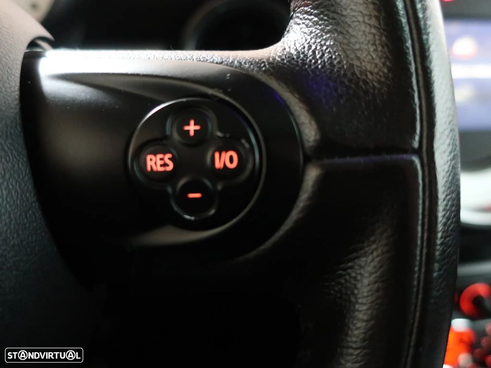 MINI 3 Portas Cooper D - 18