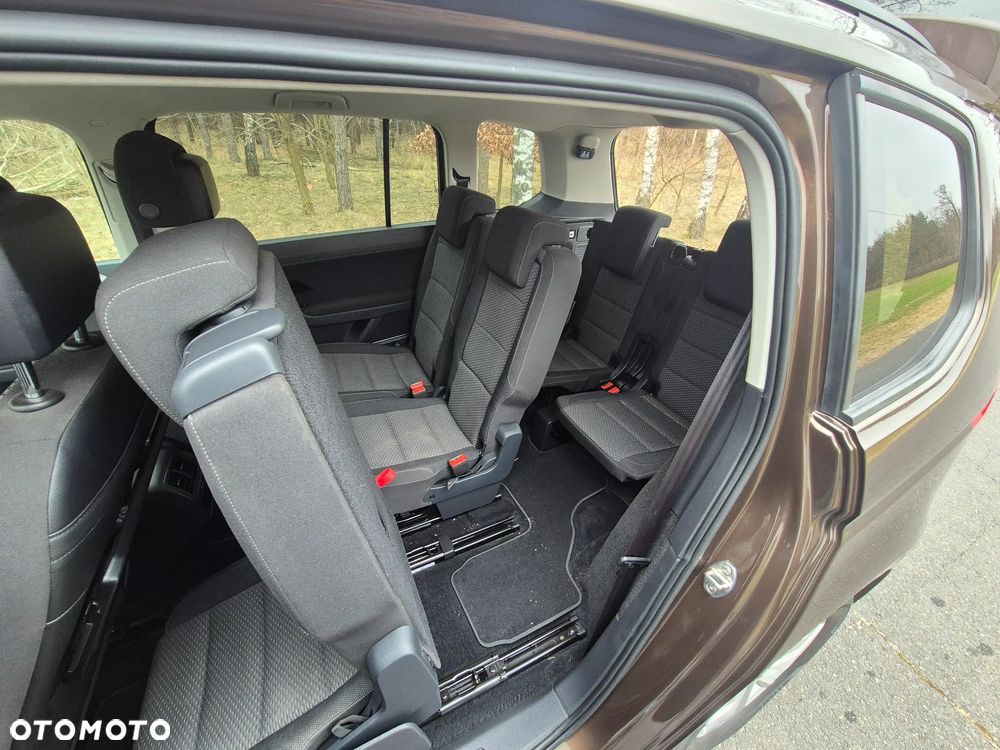 Volkswagen Touran - 16