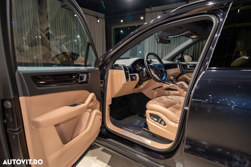 Porsche Cayenne - 20