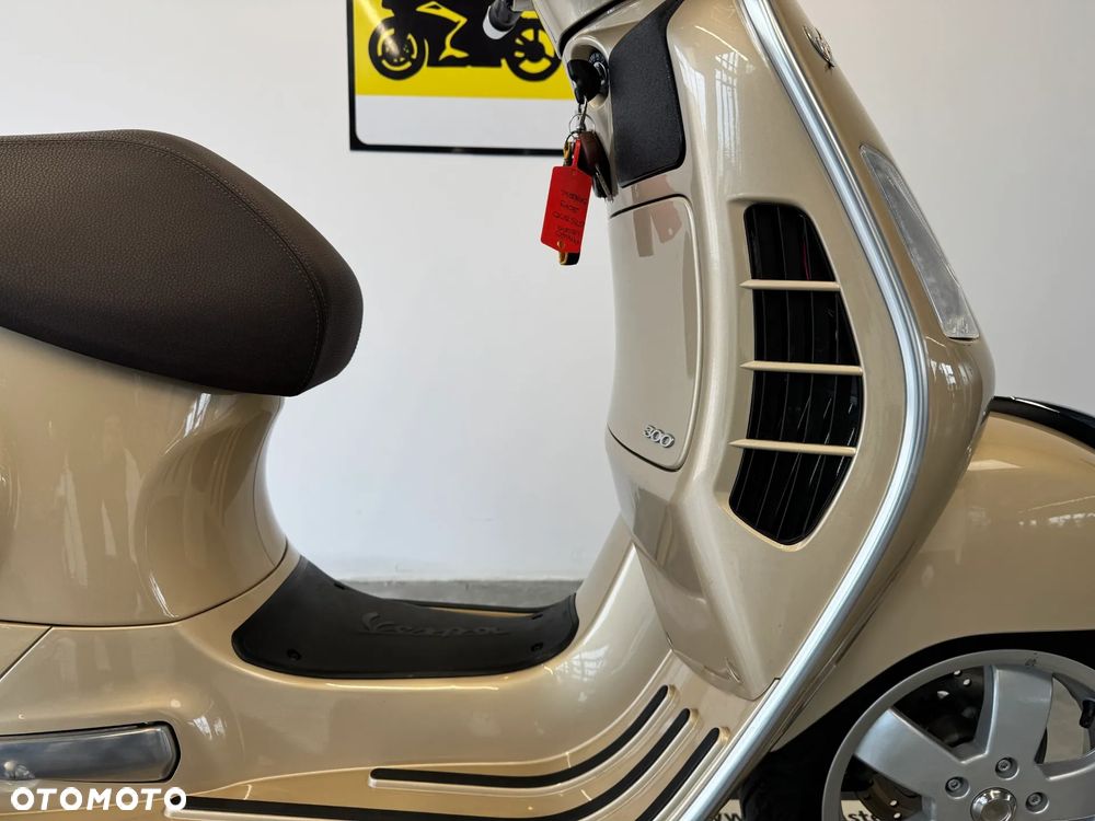 Vespa GTS - 12