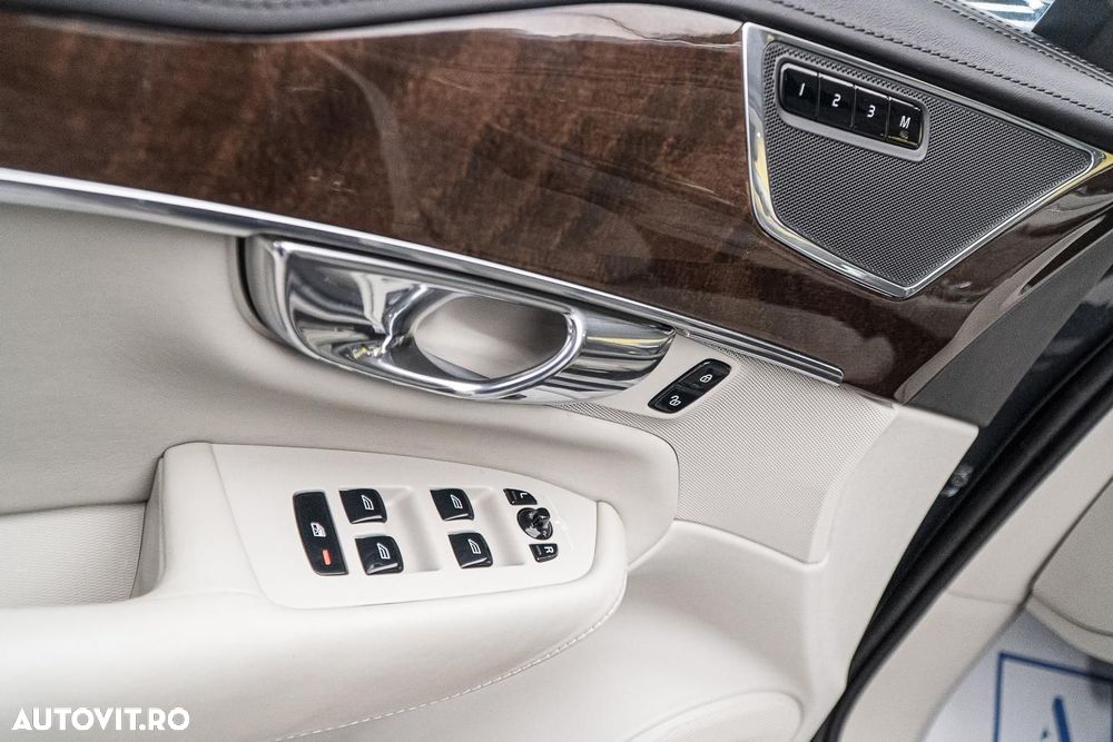 Volvo XC 90 Recharge T8 eAWD Inscription - 33
