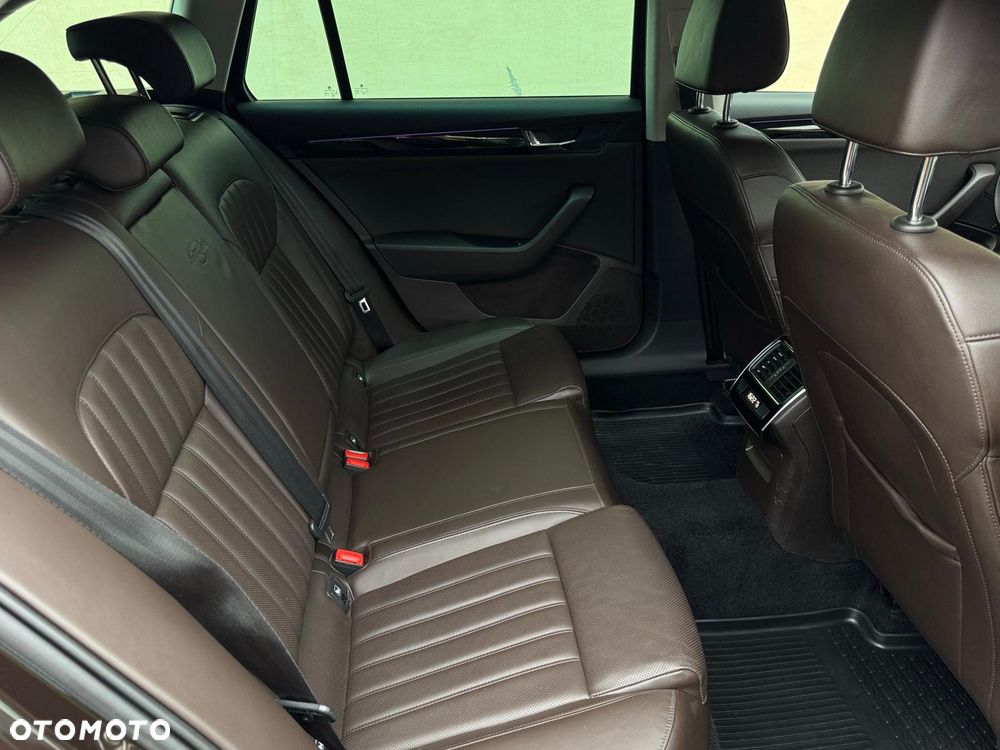 Skoda Superb 2.0 TDI 4x4 DSG L&K - 37