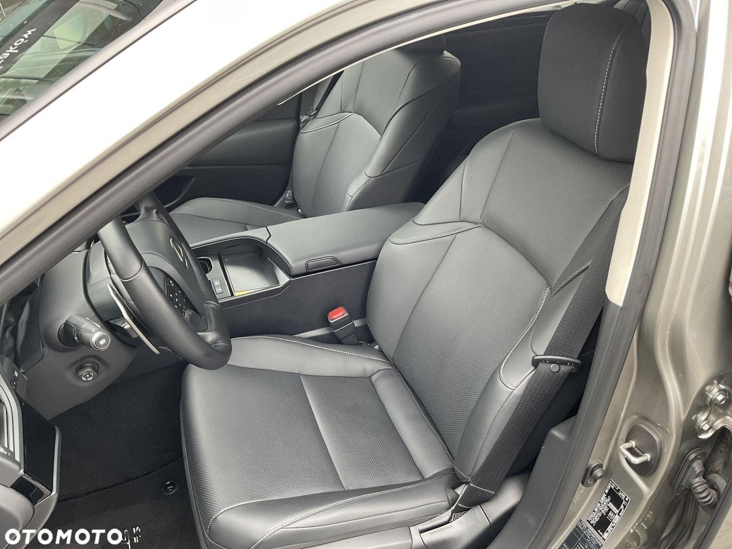 Lexus ES 300h Business Edition - 11