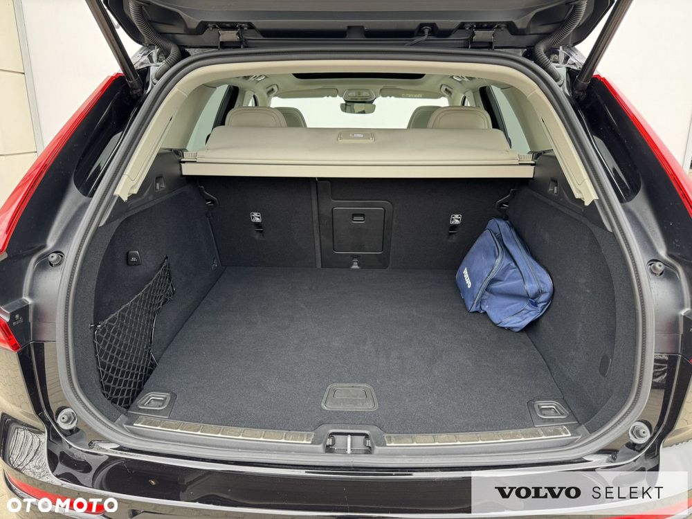 Volvo XC 60 T6 Plug-In Hybrid AWD Plus Dark - 14