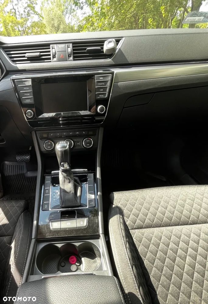 Skoda Superb 2.0 TDI 4x4 Style DSG - 17