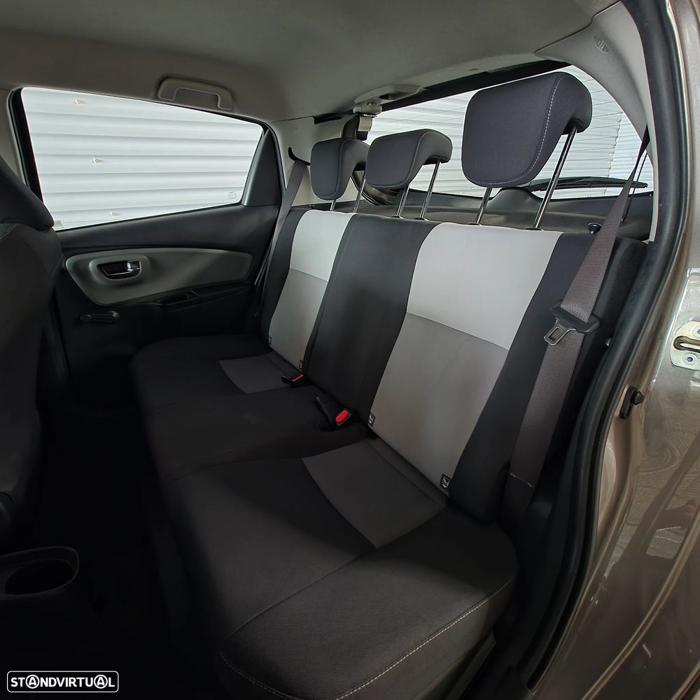 Toyota Yaris 1.5 HSD Sport +P.Techno+P.Luxury - 20