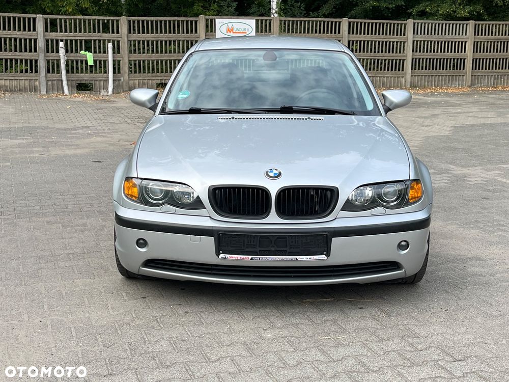 BMW Seria 3 325i - 23