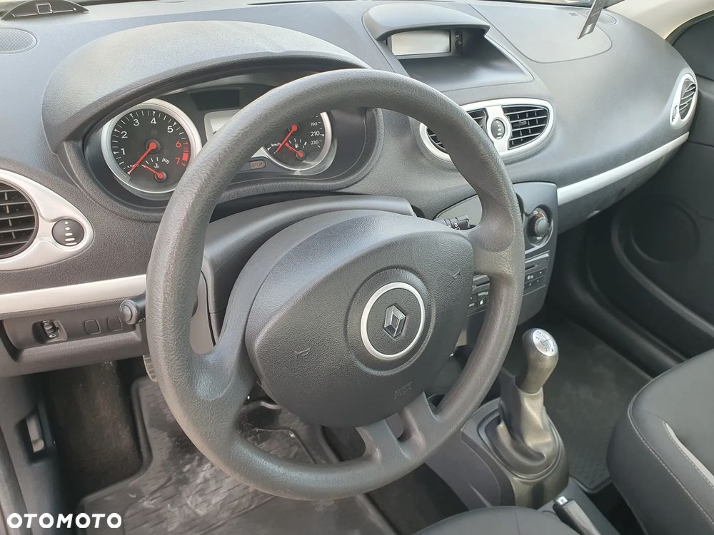 Renault Clio 1.2 16V Tech Run - 18