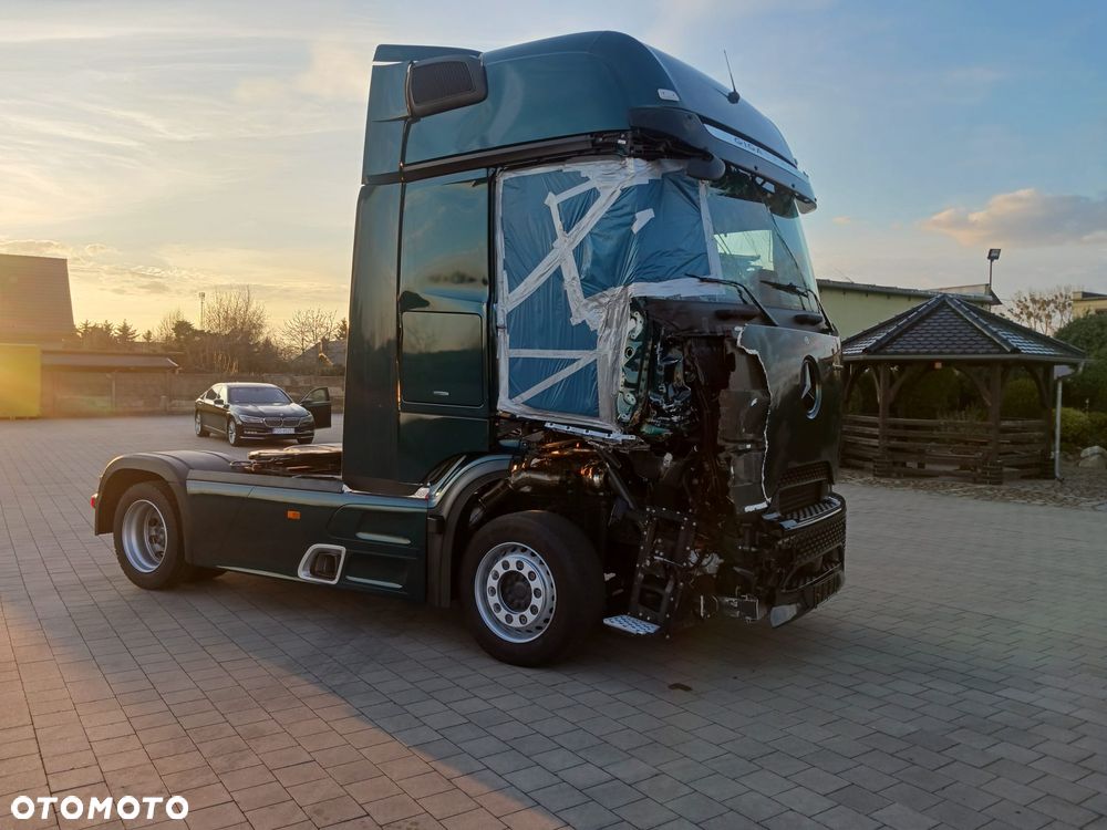 Mercedes-Benz 1851 - 3