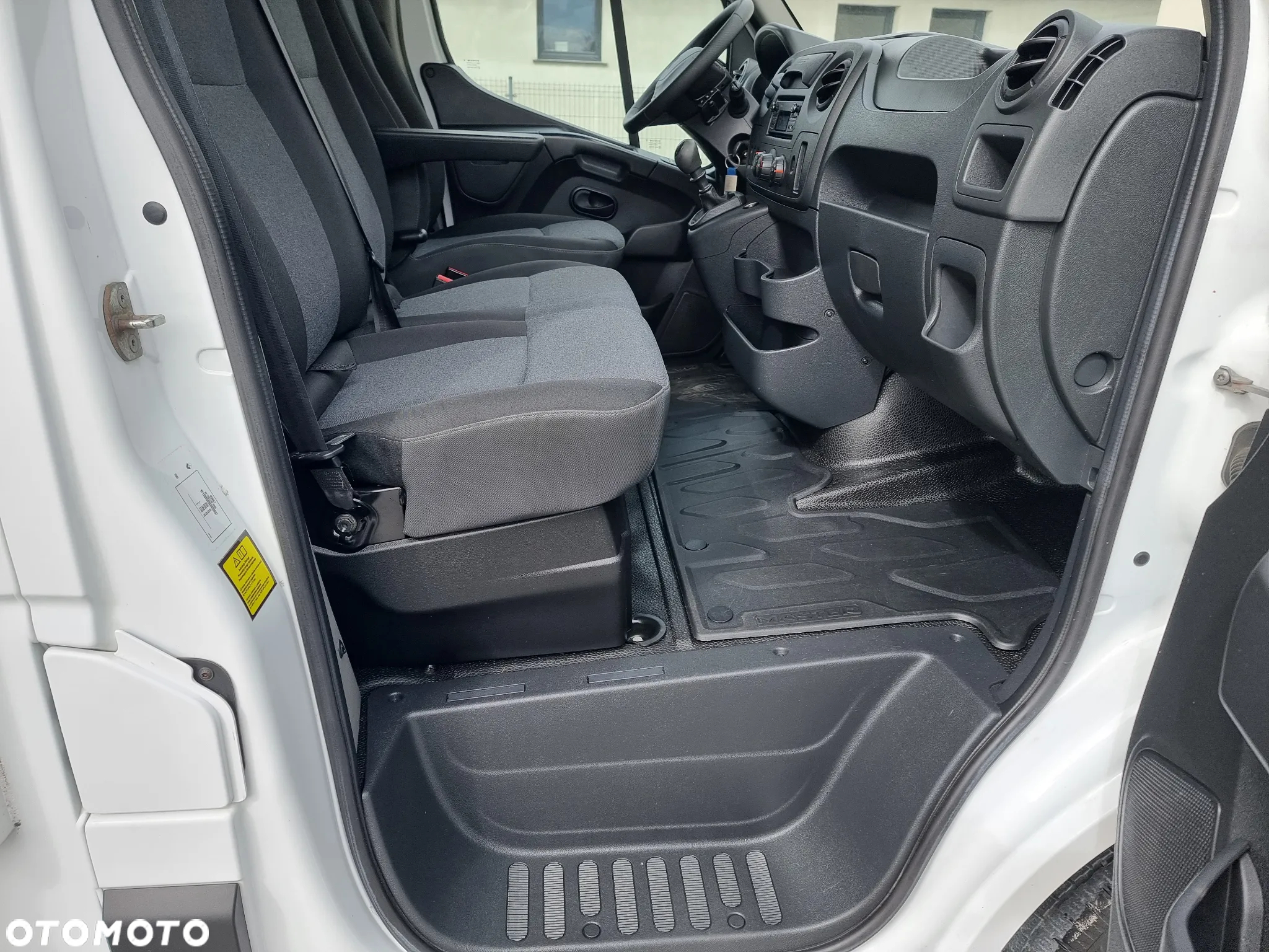 Renault Master, Salon Polska, 12 Palet, Drzwi z tyłu - 17