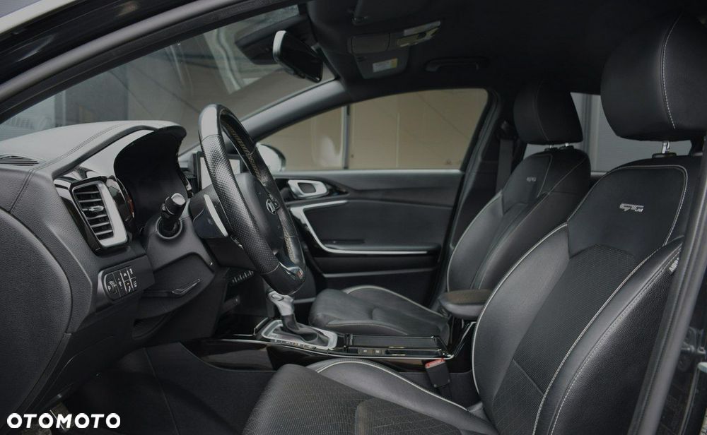 Kia ProCeed 1.6 CRDi GT Line DCT - 17