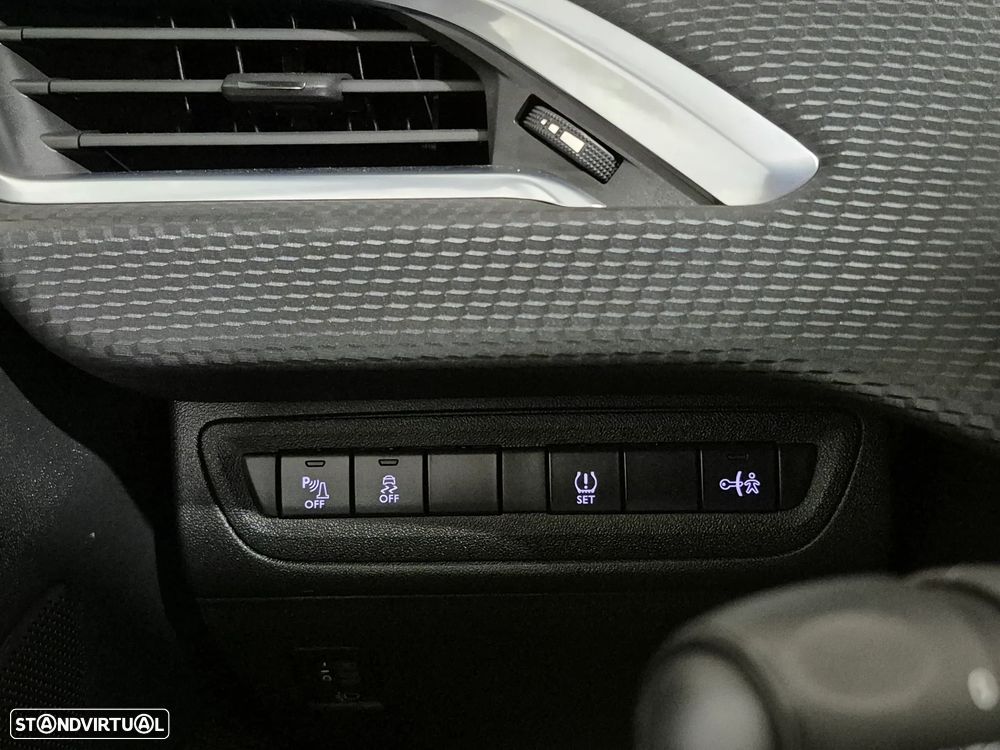Peugeot 2008 1.4 HDi Allure - 27