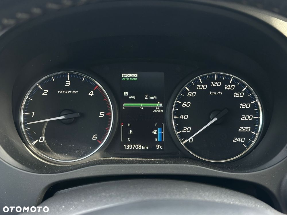 Mitsubishi Outlander - 16