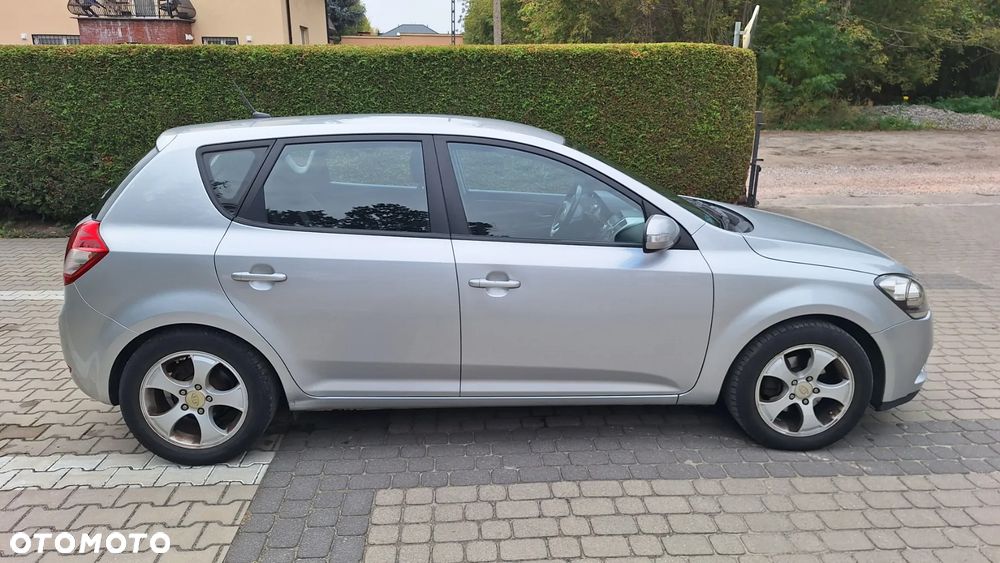 Kia Ceed 1.6 Crdi Comfort + - 7