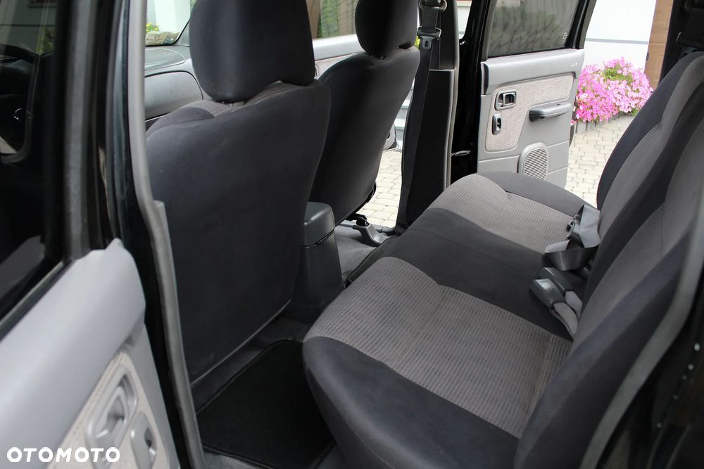 Nissan Pickup Navara - 16