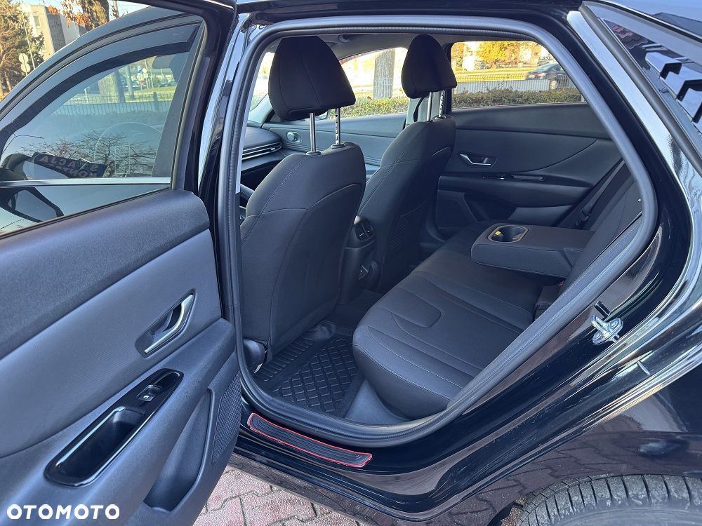 Hyundai Elantra 1.6 Smart - 17