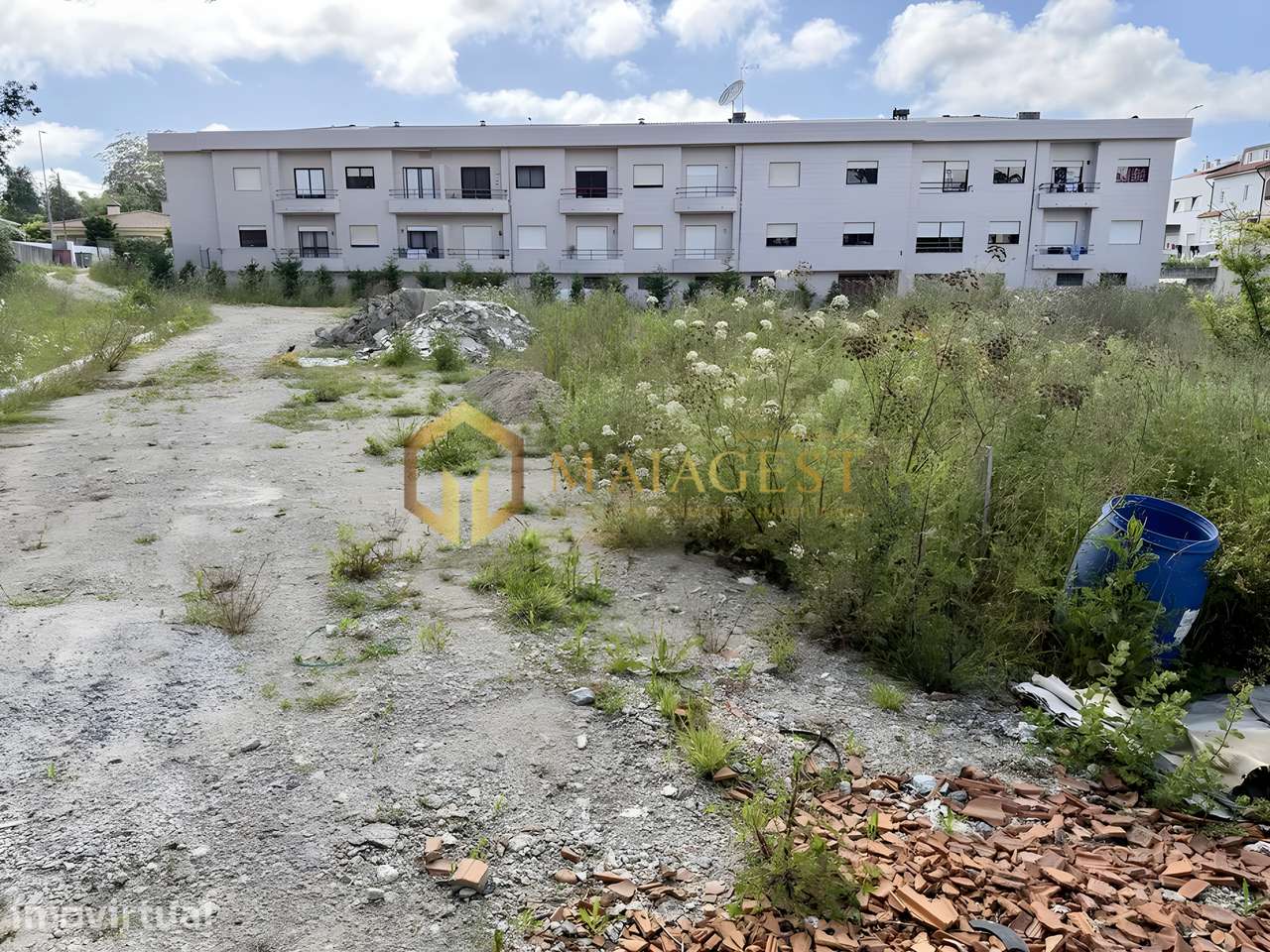 Armazém com Terreno de apoio em Serzedo - Grande imagem: 5/6