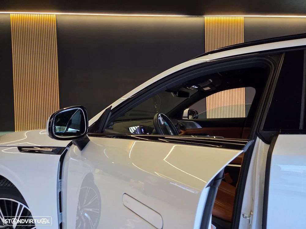 Xpeng G9 98 kWh AWD Performance + Pack Premium - 17