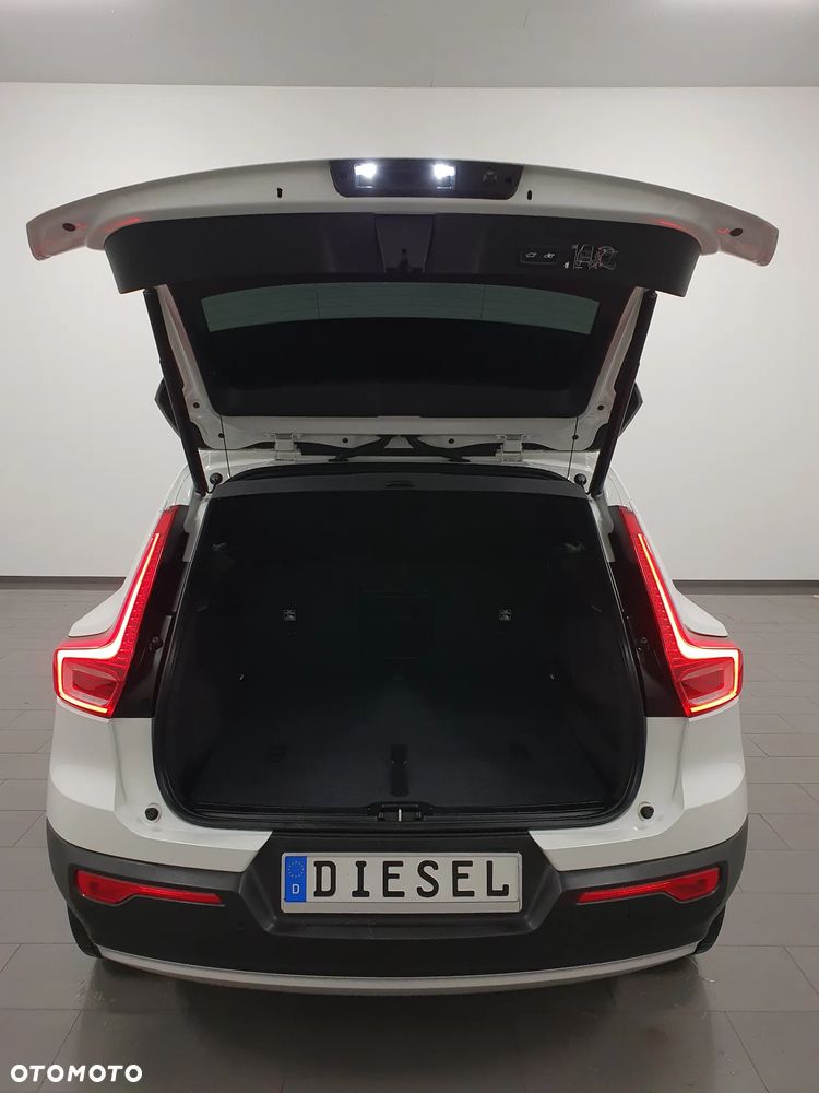 Volvo XC 40 D3 SCR R-Design - 36