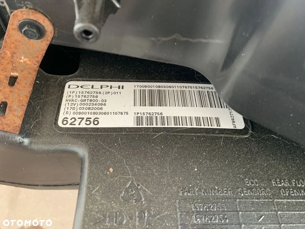 CADILLAC ESCALADE III 6,2 V8 2006-2014 NAGRZEWNICA - 7