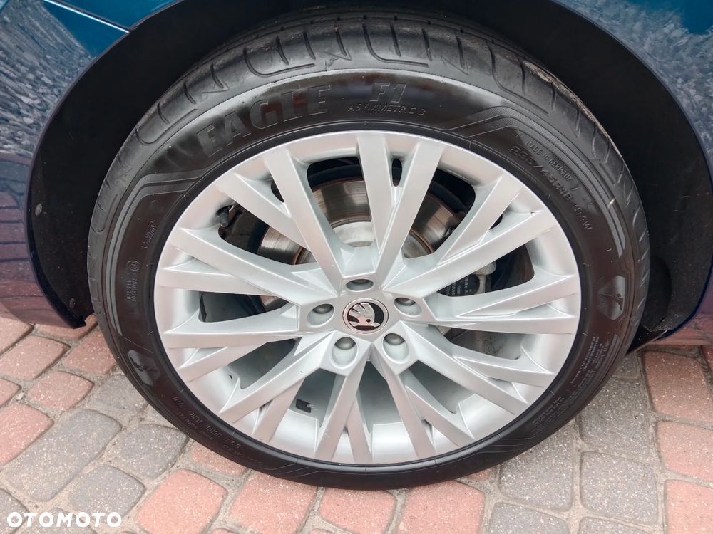 Skoda Superb 2.0 TDI SCR Style DSG - 9
