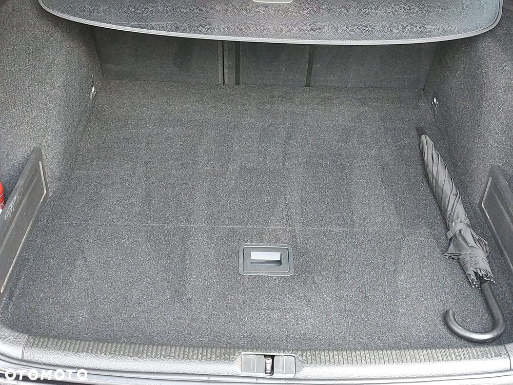 Volkswagen Passat 1.6 TDI BlueMotion Technology Comfortline - 12