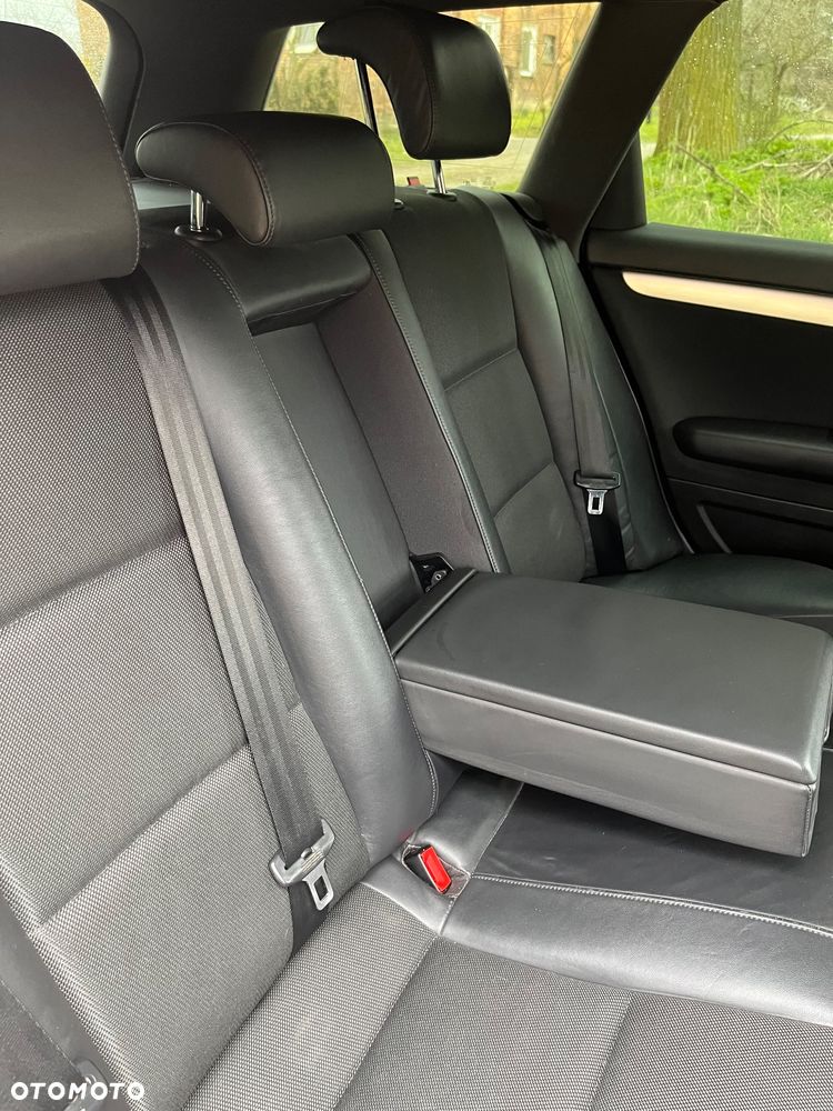 Audi A4 Avant 2.0 TDI DPF Quattro - 25