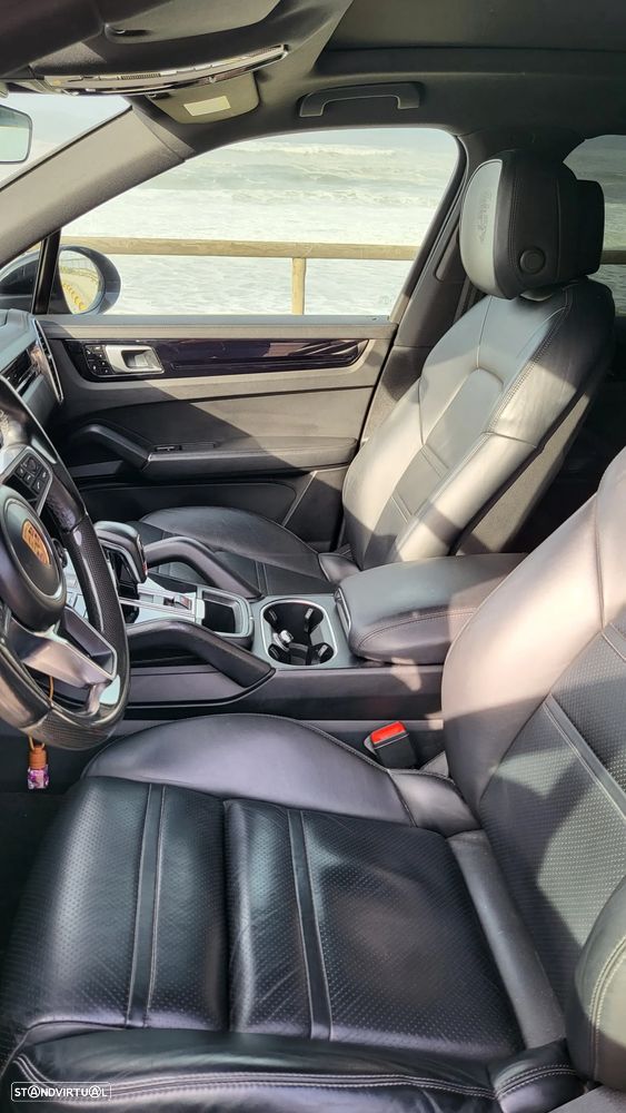 Porsche Cayenne S - 19