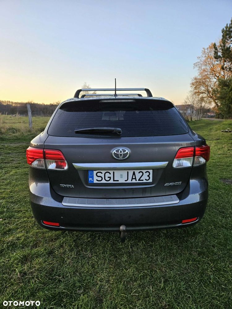Toyota Avensis 2.0 D-4D Active - 6